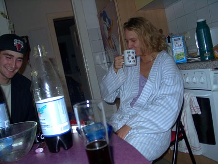 wenn heiße Bräute heiße sachen trinken wird Sebastian heiß