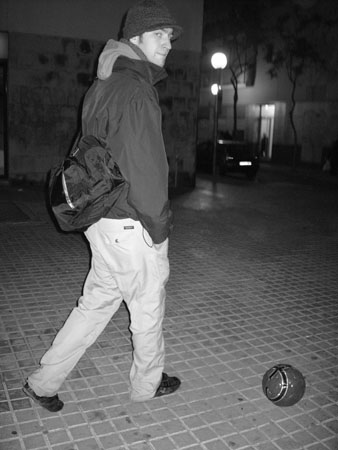 gegen spanische dribbelkunst hilft nur deutsche freshness...mit ball an jeden Ort