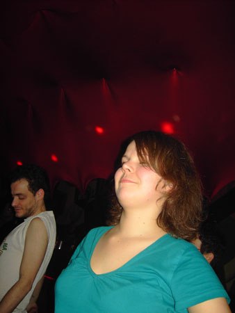 sieht ja keines...so aufm Tanzflur ne feine Damenwurst legen..mmhh